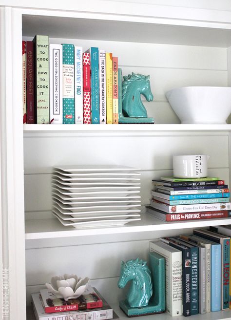 Do you love the look of books and cookbooks in a kitchen? They look great styled with dishes on open shelves! Open Bookshelf Styling, Kitchen Cookbook Shelf, Cookbook Display, Kitchen Bookshelf, Cookbook Storage, Cookbook Shelf, Open Bookshelves, Small Bookshelf, Bookshelf Styling