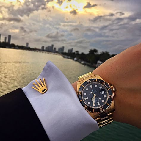 Mens Luxury Lifestyle, Marketing Inspiration, Luxury Lifestyle Fashion, Swiss Army Watches, Gold Rolex, Rolex Men, Success Motivation, Rolex Watch, Cufflinks Men