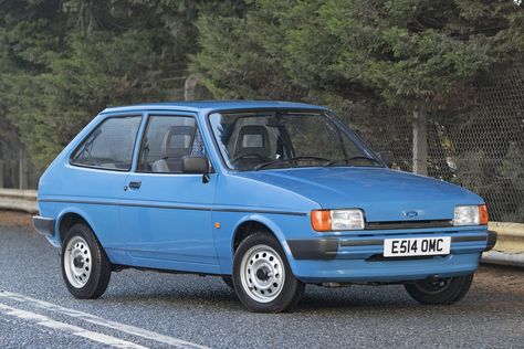 80s Cars Aesthetic, 80s Britain, 1980 Aesthetic, 1990 Cars, Cars 80s, 2000s Cars, 1980s Uk, 1980s Memories, 80s Car