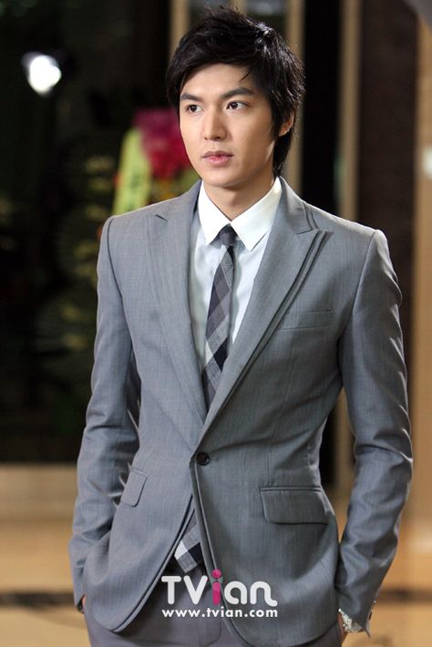 Que se vea así con trajes <3.<3 Personal Taste Kdrama, Lee Min Ho Kdrama, Lee Min Ho Photos, Choi Minho, Kim Hyun, My Mouth, Personal Taste, Boys Over Flowers, Korean Model