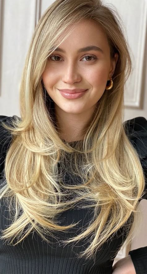 Layered Cut With Bangs, Spring Haircuts, Side Braid Hairstyles, Blonde Layers, Layered Cut, Long Layered Haircuts, Trending Haircuts, Long Layered Hair, Haircuts For Long Hair