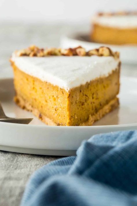 Gluten Free Carrot Cake Vegan Cheesecake | Food Faith Fitness Carrot Cake Vegan, Paleo Cheesecake, Flaxseed Recipes, Healthy Pumpkin Cheesecake, Carrot Cheesecake, Ricotta Cream, Dairy Free Cheesecake, Vegan Carrot Cake, Gluten Free Carrot Cake