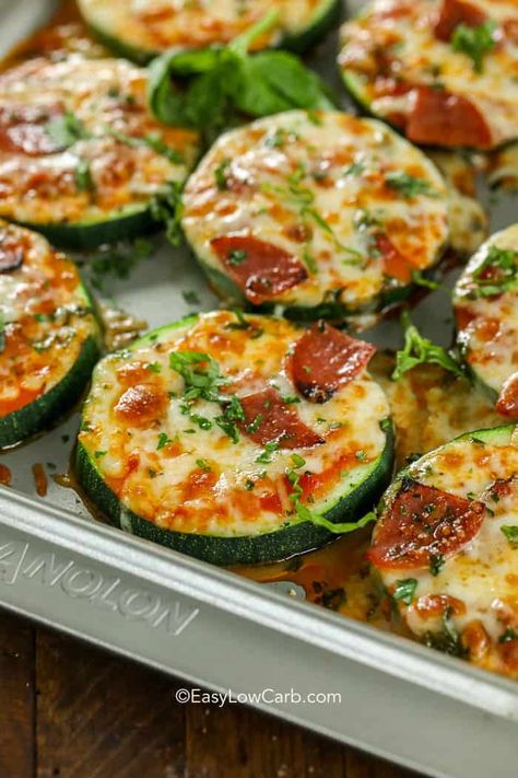 Pepperoni Bites, Zucchini Pizza Bites, Zucchini Bites, Sommer Mad, Zucchini Pizza, Baked Zucchini, Zucchini Pizzas, Zucchini Lasagna, Resep Diet