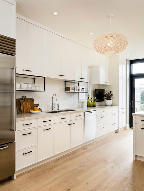 Bain Avenue Project — Philippe Beauparlant Slim Shaker Kitchen, White Contemporary Kitchen, Scandinavian Modern House, Kitchen Staging, Kitchen Projects Design, Transitional Kitchen Design, Edwardian House, Regal Design, Kitchen Island Ideas