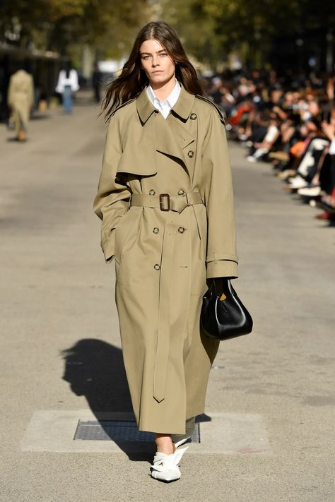 Trench Outfit, Work Attire Women, Fashion Trend Forecast, Everyday Casual Outfits, Outfit Primavera, Modesty Fashion, Spring Coat, Trends 2024, Spring 2024