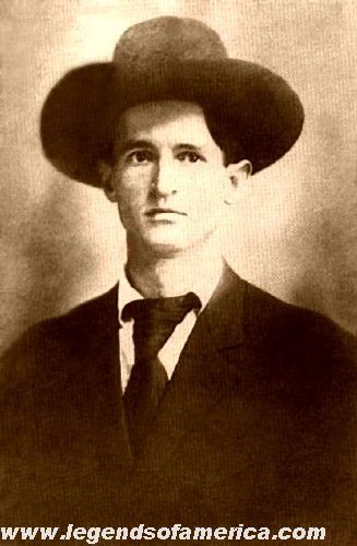 Bob Dalton, leader of the outlaw Dalton Gang Dalton Gang, Old West Outlaws, Wild West Outlaws, Famous Outlaws, Boot Hill, Old West Photos, The Outlaw, American Frontier, Into The West