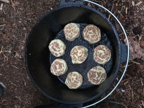 Campfire Cinnamon Rolls Cast Iron, Camping Cinnamon Rolls, Dutch Oven Cinnamon Rolls, Campfire Cinnamon Rolls, Easiest Breakfast, Dutch Oven Camping Recipes, Easy Cinnamon Rolls, Easy Cinnamon Rolls Recipe, Sourdough Cinnamon Rolls