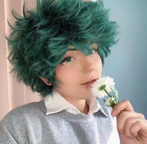 Deku Hairstyle Real Life, Deku Face Claim, Deku Cosplay Makeup, Deku Makeup, Deku Hair, Izuku Midoriya Cosplay, Deku Cosplay, Anime Haircut, Short Dyed Hair