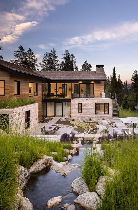 Tour this Wyoming mountain house that is inspired by Asian minimalism Clb Architects, Wyoming Mountains, Mountain Dream Homes, Mountain Home Exterior, Cedar Shingle Roof, Minimalist Mountain, Aluminium Cladding, Lone Pine, Home Journal