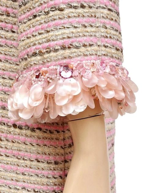 Marc Jacobs Marc Jacobs Runway, Tweed Boucle Jacket, Maxy Dress, Chanel Style Jacket, Sewing Sleeves, Boucle Coat, Boucle Jacket, Pink Chanel, Clothing Inspiration