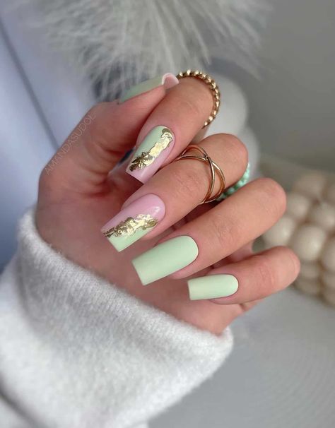 Mint Green Acrylic Nails, Mint Green Nail Polish, Trending Summer Nails, Bright Summer Nails Designs, Mint Green Nails, Galaxy Nail Art, Mint Nails, Green Acrylic Nails, Green Nail Art