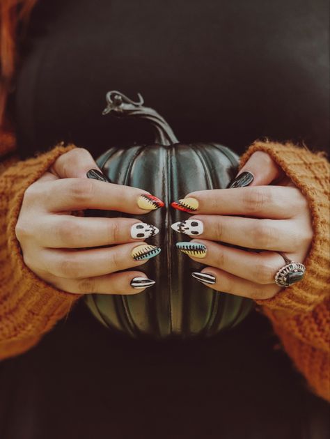 Sally Nails, Pumpkin Photography, It Nails, Nails 2020, Art Halloween, Halloween 2020, Jack And Sally, Nail Bar, The Nightmare Before Christmas