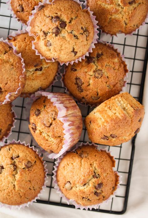 Simple Bailey's muffins that really taste of the Irish cream liqueur. Soft, moist and so delicious!!! Just keep the children away! #whereismyspoon #baileysmuffins #baileyscupcakes #baileysdessert #irishcreammuffins #irishcreamdessert #boozymuffins #muffinsalcohol Irish Cream Desserts, Lamb Shanks Slow Cooker, Baileys Dessert, Fresh Cherry Recipes, Caramel Pears, Slow Cooker Lamb, Roasted Pear, Irish Cream Liqueur, Baileys Irish