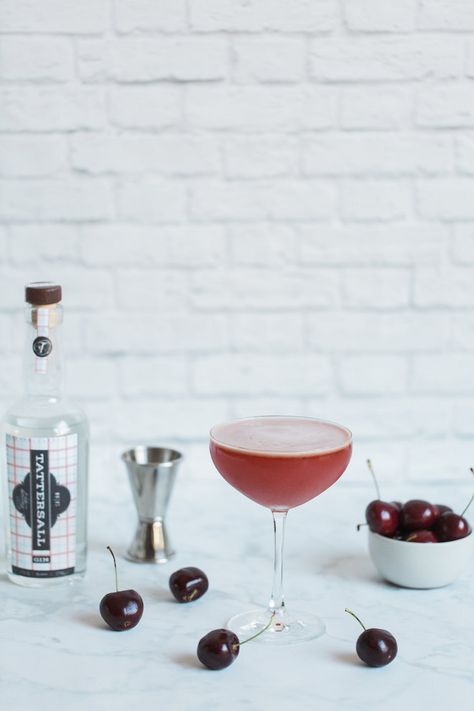 Tart Cherry Gin Fizz — The Life Styled Old Fashioned Cherries, Flavoured Gin, Kir Royale, Tart Cherry Juice, Gin Recipes, Pretty Cocktails, Happy Hour Cocktails, Gin Fizz, Boozy Drinks