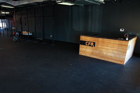 Crossfit Reception Desk | by inhomecreative.com | Flickr Gym Lobby, Boxing Gym Design, Gym Layouts, Fitness Design Gym, Dojo Design, Fitness Center Design, Warehouse Gym, Backyard Gym, Dream Gym