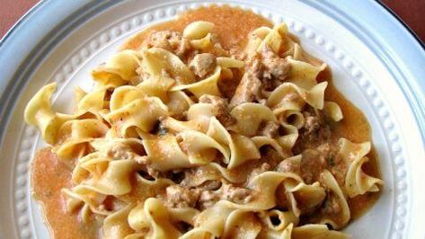 One Pot Turkey Cheeseburger Helper Turkey And Egg Noodles, Cheeseburger Helper, Turkey Cheeseburger, Turkey And Noodles Recipe, Egg Noodle Recipes, Crazy Kitchen, Turkey Dishes, Cooking For A Crowd, Ground Turkey Recipes