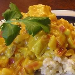 Chicken and Apple Curry || Baked chicken goes the distance thanks to an easy curried apple-butter sauce with added bite from onion. African Curry, Green Chile Chicken Enchilada Casserole, Apple Curry, Curry Dinner, Milk Fish, Double Recipe, Quinoa Flour, Chicken Enchilada Casserole Recipe, Curry Coconut