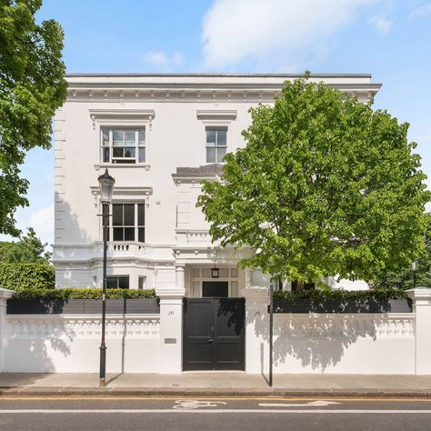 Chelsea House London, Chelsea Townhouse, Townhouse Exterior, West Facing Garden, London Townhouse, London Home, Chelsea London, Luxury London, Chelsea House