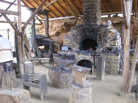 Guedelon Castle, Blacksmith Workshop, Coal Forge, Man Cave Building, Workshop Layout, Blacksmith Forge, Chateau Medieval, Anvils, Blacksmith Tools