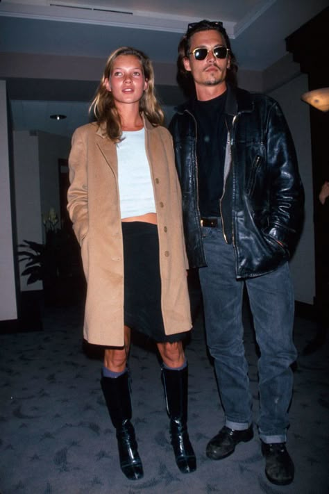 The History of The Camel Coat 90s Style Icons, Kate Moss 90s, Kate Moss Style, Models Off Duty Style, Meg Ryan, Linda Evangelista, 90s Outfit, Camel Coat, Gwyneth Paltrow