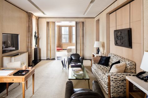 Peter Marino Designed This Beautiful $15 Million Manhattan Apartment Photos | Architectural Digest Peter Marino Interior, Kids Room Interior Design, Manhattan Apartment, York County, Paris Chic, Simple Living Room, Work Place, Best Interior Design, Apartment Interior