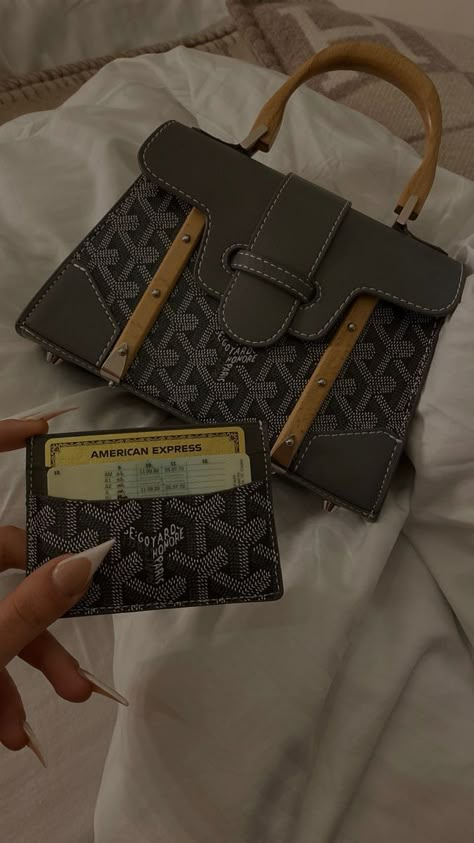 Goyard Saigon Mini, Grey Goyard, Goyard Purse, Goyard Saigon, Goyard Card Holder, Amex Card, Vogue Collection, Goyard Wallet, Luxury Essentials