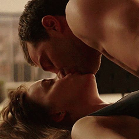 Hot Kissing GIF - Hot Kissing - Discover & Share GIFs Foto Kiss, Good Morning Kiss Images, Romantic Kiss Gif, Hugs And Kisses Quotes, Kiss Images, Romantic Couple Kissing, Kiss Pictures, Sweet Lips, Romantic Kiss