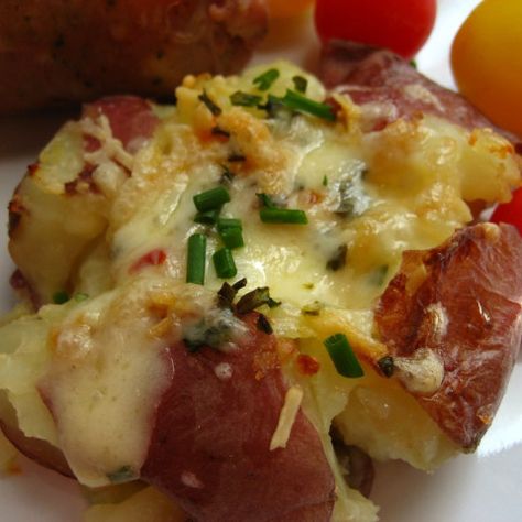 Cuban Crushed Potatoes Crushed Potatoes, New Potatoes, Vegetarian Foods, Garlic Clove, Smashed Potatoes, Dinner Sides, Pepper Jack, Favorite Side Dish, Potato Dishes