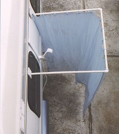 Diy Outdoor Camper Shower Ideas, Camping Outdoor Shower Ideas, Diy Camping Shower Ideas, Roadtrek Modifications, Shower Upgrade, Pop Up Campers, Astuces Camping-car, Outdoor Camping Shower, Kangoo Camper