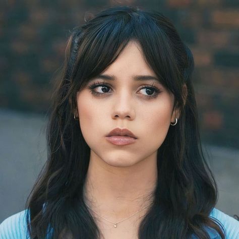 Jenna Ortega Face Shape, Jenna Ortega Face, Jenna Ortega Bangs, Bangs And Glasses, Younger Sister, Jena, Jenna Ortega, Dream Hair, Cute Celebrities