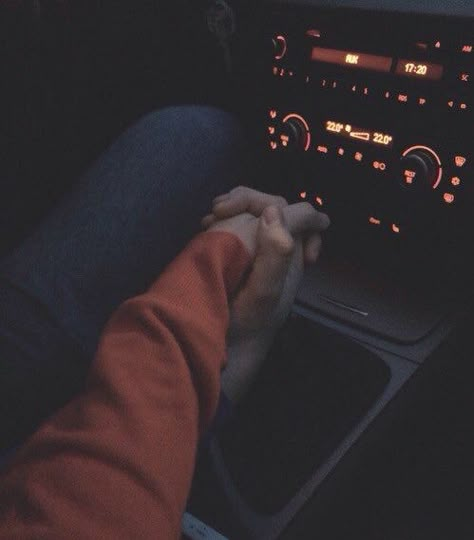 Late night drives are the best :). I have a pic like this too ^_^ Night Drives, Late Night Drives, Ulzzang Couple, Korean Couple, Night Driving, Photo Couple, Couples Goals, Couple Aesthetic, Gothic Lolita