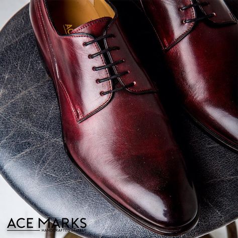 Up close with Louis by Ace Marks. In Diablo Antique. #acemarksshoes #acemarks Bad Dresses, Expensive Shoes, Gentleman Shoes, Mens Footwear, Italian Leather Shoes, Waterproof Sneakers, Shoe Tree, Mens Dress, High Quality Shoes