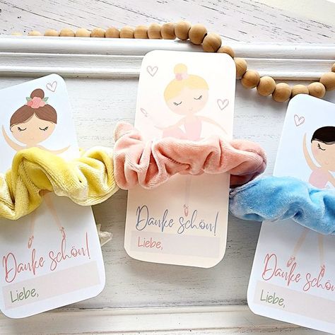 Ballerina Scrunchie Card Holders in German Ballet Party Favors - Print and Cut, Personalized in German | Ballerina Birthday Party Favors Ballerina Favors Ideas, Ballet Birthday Party Activities, Ballerina Birthday Party Activities, Ballerina Scrunchie Card, Ballethreena Birthday, Tiny Dancer Birthday Party, Diy Student Gifts, Ballerina Birthday Party Favors, Dance Party Favors