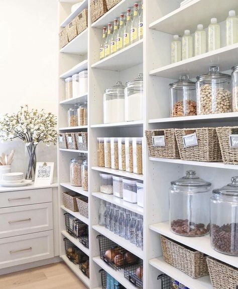 Pantry goals! Here is one of my all time favorite pantries! Nothing like scrolling through organized spaces to motivate me to organize mine. What room do you need inspo to organize? 📷: @thecreativityexchange @cambridgehomecompany #pantry #pantrygoals #pantryorganization #pantrymakeover #pantrydesign #pantrystorage #pantrystaples #kitchenpantry #kitchenorganization #farmhousekitchen #farmhouse #farmhousestyle #farmhousedesign #glassjars #organizedhome #professionalorganizer #organizedlivi... Pantry Organization Ideas Dollar Stores, Pantry Organization Dollar Store, Kitchen Shelving Ideas, Functional Pantry, Pantry Organization Baskets, Pantry Organization Ideas Shelves, Organization Ideas Pantry, Pantry Organization Ideas, Kitchen 2020