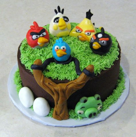 Angry Birds Birthday Cakes Hello Kitty Torte, Bird Party Ideas, Angry Birds Birthday Cake, Angry Bird Cake, Angry Bird Birthday, Angry Birds Birthday Party, Angry Bird Party, Birds Birthday Party, Red Birthday Cake