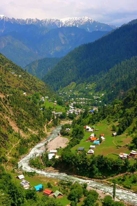 River Neelum flows through whole Kashmir, Pakistan. In this photo river is flowing with beautiful landscape in its surrounding. Neelam Valley, Pakistan Pictures, Kashmir Pakistan, Natural Photo, Azad Kashmir, Teddy Day, Romantic Love Song, Romantic Love, Beautiful Landscapes