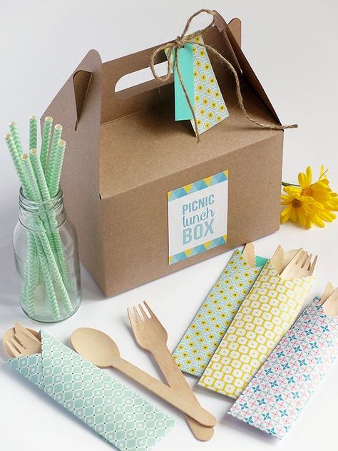 Picnic Box, Food Box Packaging, Summer Picnics, Picnic Birthday, Picnic Lunches, Bakery Packaging, Cowgirl Birthday, Picnic Wedding, Box Packaging Design