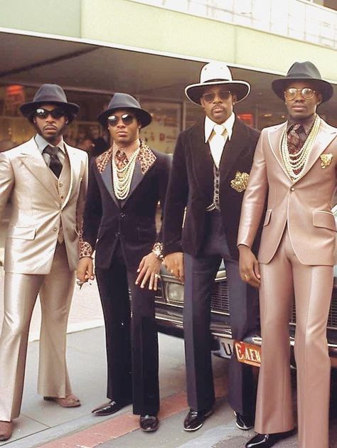 70s Black Fashion, Players Ball, 70s Fashion Men, Fashion Models Men, 90s Fashion Outfits Hip Hop Party, Fashion 70s, 70s Party, Black Glamour, 70s Aesthetic