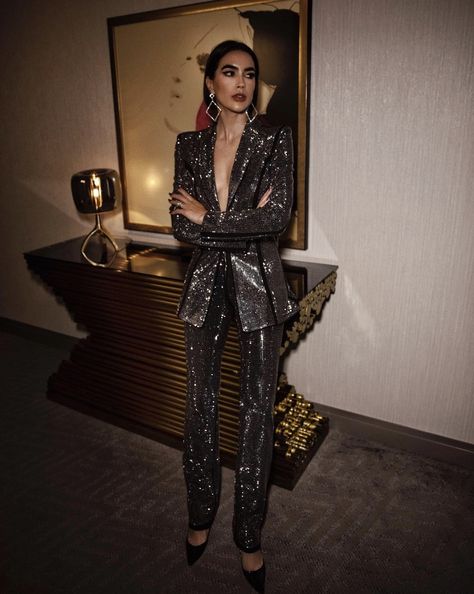 Sequin Suit, Looks Chic, Look Plus, Look Fashion, Classy Outfits, Suits For Women, Fashion Inspo Outfits, Chic Outfits, Dress To Impress