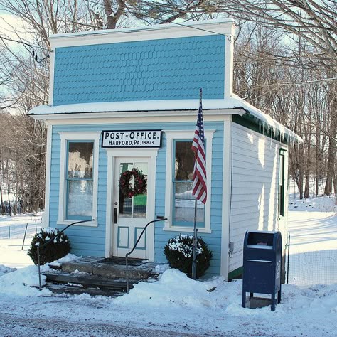 US Post Office by Clark Westfield, via Flickr Vintage Post Office Aesthetic, Post Office Exterior, Post Office Aesthetic, Post Office Design, Christmas Post Office, America House, Vintage Post Office, Post Office Building, Rural Community