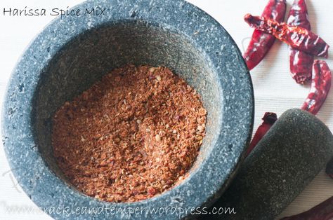 Harissa Powder Harissa Spice Blend Recipe, Harissa Powder, African Spices, Spice Blends Recipes, Harissa Paste, Seafood Stew, Herb Salad, Black Olives, Powder Recipe