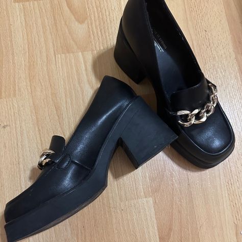 Black block heels with chain Block Heel Loafers, Call It Spring Shoes, Loafer Style, Black Block Heels, Loafers Style, Spring Shoes, Gold Chain, Block Heels, Fashion Shoes