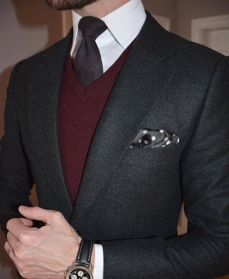 Dark Grey / Charcoal Blazer . Burgundy V Jumper . White Shirt . Dark Grey / Charcoal Textured Knit Tie . Black Polka Dot Scarf #Autumn #Winter Charcoal Grey Suit Men, Gentleman Style Outfits, Outfit Semi Formal, Gentleman Mode, Workplace Fashion, Grey Suit Men, Mens Fashion Simple, Burgundy Suit, Mens Fashion Edgy