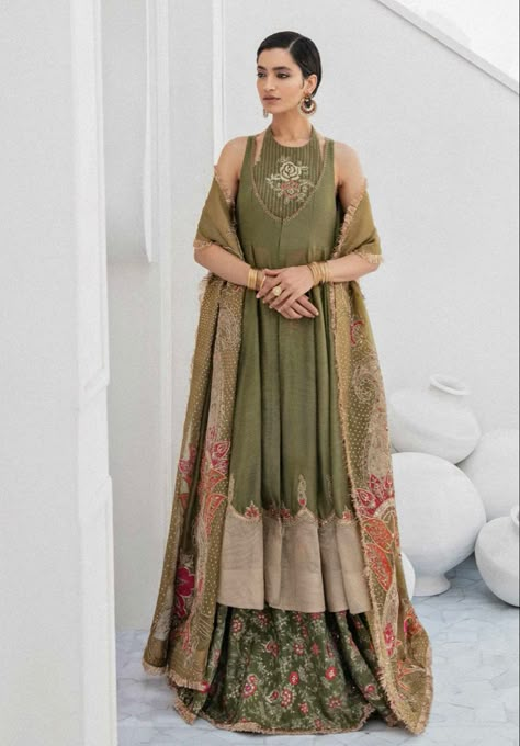 Dholki Outfit, Shah Jahan, Zara Shahjahan, Indian Dresses Traditional, Dresses Traditional, Traditional Indian Outfits, Floral Embroidered Dress, Designer Party Wear Dresses, Designer Dresses Casual