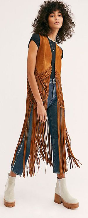 Fringe vest for boho styling and festival fashion ... Fringed Vest Outfit, Macrame Clothes, Fringe Clothing, Bee Bop, Macrame Dress, Fringe Vest, Suede Fringe Jacket, All Jeans, Vest Outfits