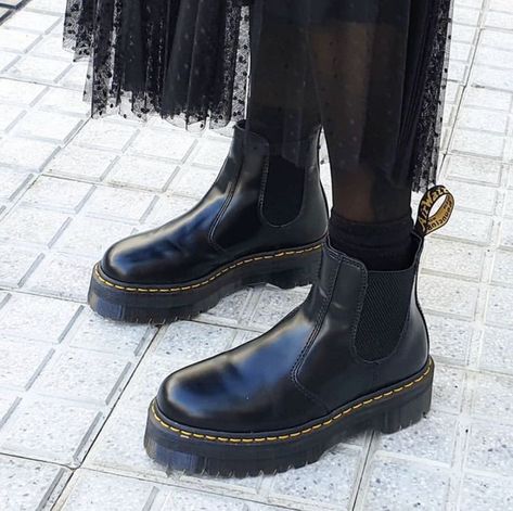 Dr Martens Quad Outfit, Dr Martens 2976 Outfit, Doc Martens Chelsea Boot Outfit, Chelsea Doc Martens, 2976 Quad Platform Chelsea Boot, Doc Martens Chelsea Boot, How To Style Doc Martens, Chelsea Boot Outfit, Dr Martin Boots