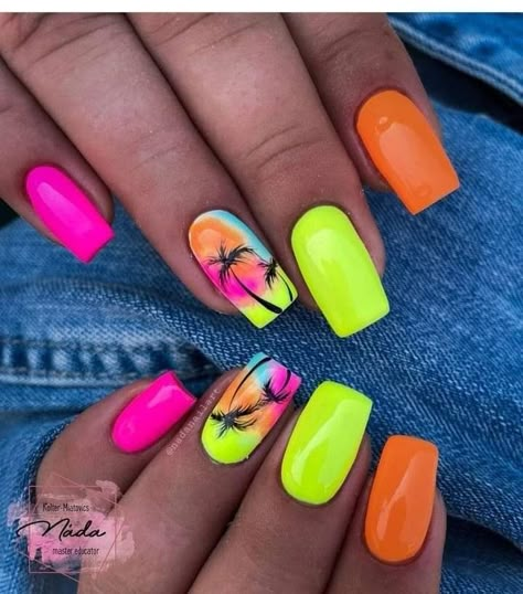 Neon Nails With Palm Trees, 90s Neon Nails, Bright Vacation Nails Neon, Summer Gel Nail Colors 2024, Neon Nails Designs Summer 2024, Summer Palm Tree Nails, Palm Tree Nails Design, Summer Beachy Nails, Jamaica Nail Designs