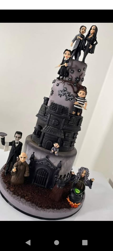 The Addams Family Cake, Addams Family Wedding Cake, Addams Family Cake Ideas, Adams Family Birthday Party, Adams Family Cake, Addams Family Cake, Wednesday Birthday Cake, Wednesday Addams Birthday Cake, Holloween Cake