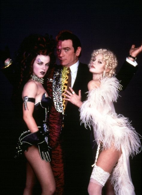 Debi Mazar as "Spice", Tommy Lee Jones as "Two-Face" & Drew Barrymore as "Sugar" in "Batman Forever" Sugar And Spice Batman Forever, Sugar And Spice Costume, Sugar And Spice Batman, Two Face Batman Forever, Two Face Costume, Signature Shots, Zack Snyder Justice League, Debi Mazar, Batman Forever