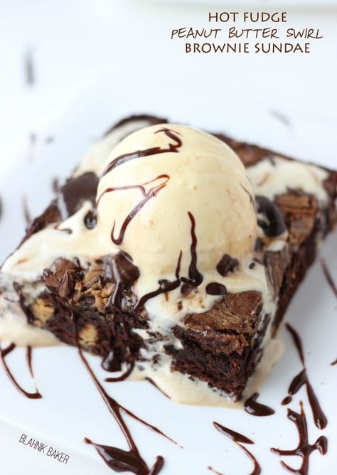 Fudge Peanut Butter, Peanut Butter Swirl Brownies, Fudge Dessert, Brownie Sundae, Swirl Brownies, Chocolate Caliente, Scrumptious Desserts, Cookie Bar Recipes, Peanut Butter Chips